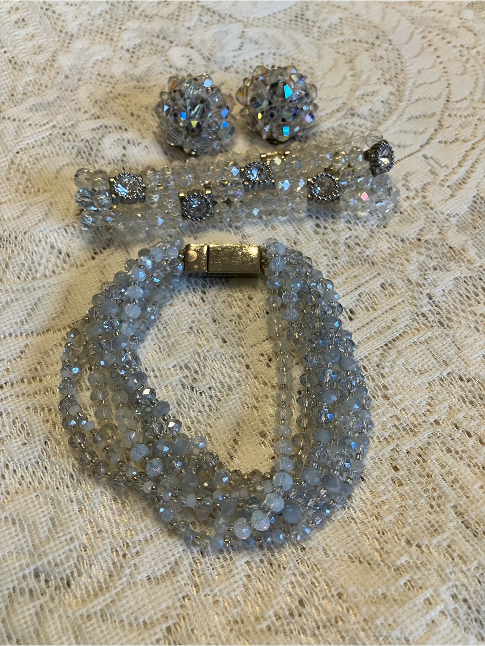 CUT CRYSTAL AND AB CRYSTAL BRACELETS AND EARRINGS - Picture 14 of 14